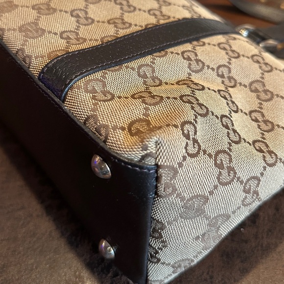 GUCCI Classic Monogram Brown Canvas w. Leather Trims & Straps Shoulder Bag - Picture 4 of 17